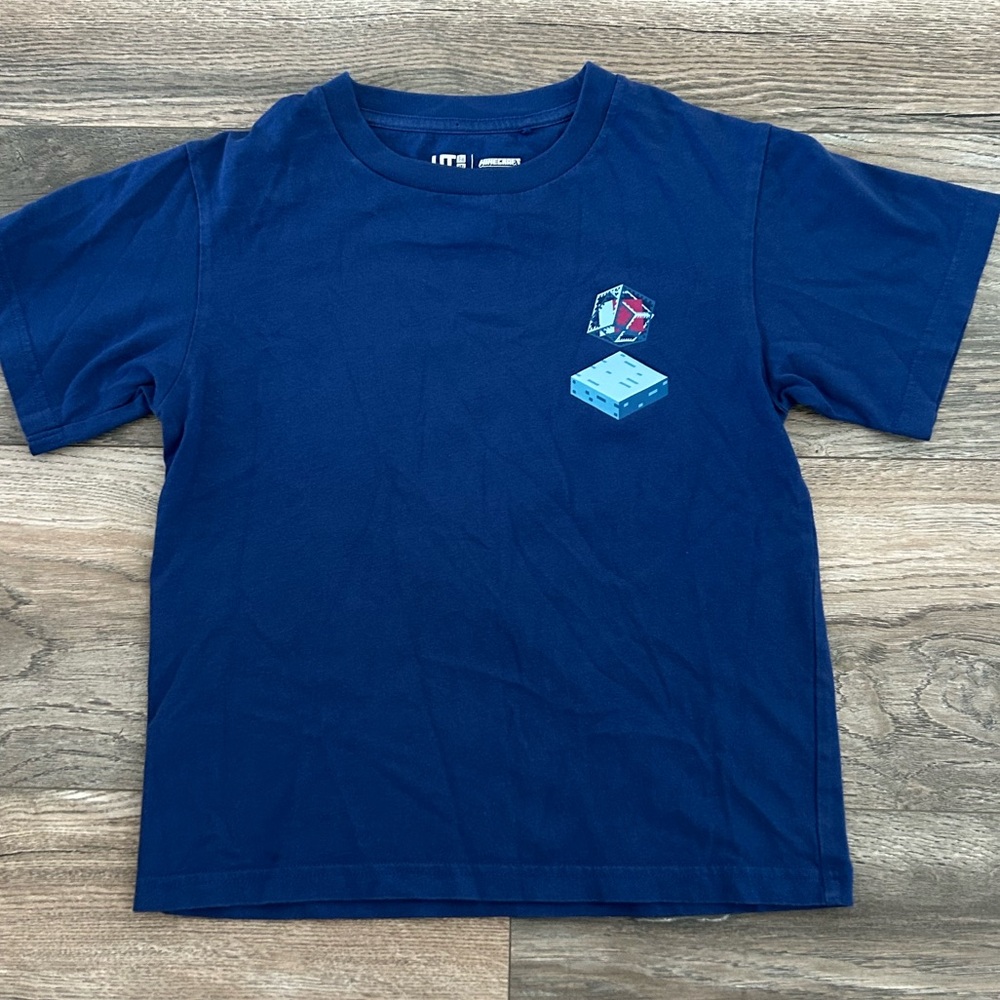 Uniqlo Minecraft dragon tee shirt boys size 5 6